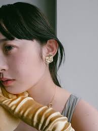 Flora Pierce｜花弁デザインピアス