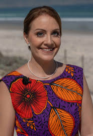 ISO someone who does lashes….fan lashes not individual please and thank  you. Easy to go off the mountain but I'd like to support someone local.