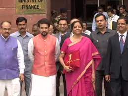 Finance minister nirmala sitharaman on sunday, on the occasion of daughters' day, shared a picture of her daughter and herself on twitter. Nirmala Sitharaman S Family In Parliament To See Their Daughter Present Her First Budget India News