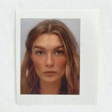 Ruth Neubert's Instagram, Twitter & Facebook