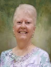 Lynn Summers's Instagram, Twitter & Facebook