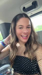 lindsay (@lindsay.belcher)