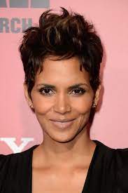 Short Curly Hairstyles You Need To Try In 2021 Curly Hair Styles Halle Berry Short Hair Halle Berry Hairstyles