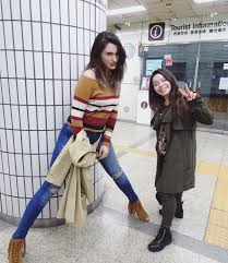 Why tall guys like short girls? 35 Times When Short People Made Tall People Look Like Actual Giants