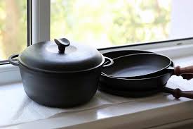 Be sure the sheet is larger than the base of your dutch oven. How To Properly Season Your Cast Iron Cookware Foodal