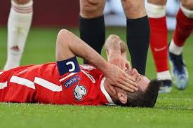 Lewandowski is the most complete striker in the world in the club magazine 51, bayern legends explain why robert. Just In Robert Lewandowski Injury Update Complete Sports