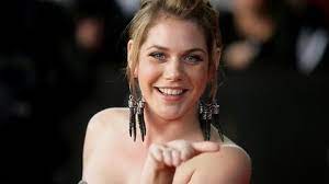 Felicitas woll was born on january 20, 1980 in harbshausen, hessen, germany. Felicitas Woll Bevor Ich Meinen Traumtyp Erkenne Wache Ich Auf Stern De