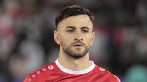 Jalil Elías reveló detalles de su experiencia en Malasia: "Mis compañeros  tenían que besar en la mano al Príncipe"