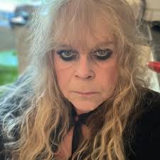 Angelica, 37, gjorde magsäcksoperation