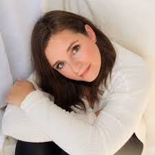 Juliana Hatcher's Instagram, Twitter & Facebook