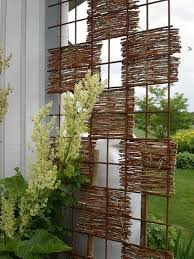 Top 10 Einfache Und Attraktive Diy Projekte Mit Bambus Kleine Hinterhofgarten Bambus Garten Hinterhof Garten