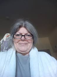 Rihanna just stepped out for the first time since welcoming her daughter —  and of course she did it in head-to-toe pink and feathers💓Do you love her  look😍