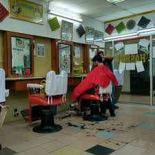 Sementara pemakaiannya bukan lagi untuk klinik sedut darah tapi untuk tempat memotong rambut sahaja. Kedai Gunting Rambut Hassim Salon Barbershop