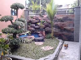 Tambahkan saja sedikit dekorasi alami yang tidak bakalan menguras kantong. Jasa Pembuatan Kolam Dekorasi Tebing Air Terjun Dan Air Mancur Di Jember Jasa Pembuatan Taman