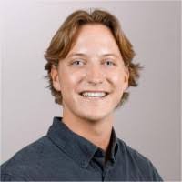 Ashley Snavely's Instagram, Twitter & Facebook