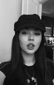 pin on رمزيات بنات ابيض اسود