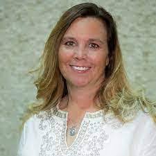 Lynette Rowell's Instagram, Twitter & Facebook