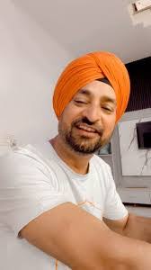 Roop Kanwal's Instagram, Twitter & Facebook