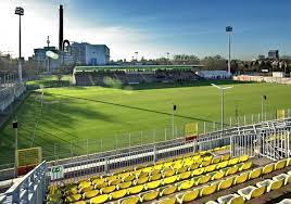 Bei konzerten, in denen der innenraum mitbenutzt werden kann, ist die kapazität je nach anordnung der bühne bis zu 66.500 zuschauer. Paul Janes Stadion Wikipedia