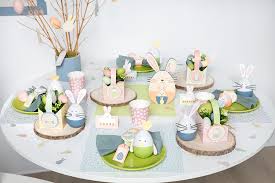 tuto diy deco table de paques une idee creative signee artemio decoration paques facile decoration paques paques