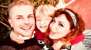 El conmovedor recuerdo a Daniela Costa ('Al salir de clase') de su marido y  su hijo pequeño un año después de su muerte