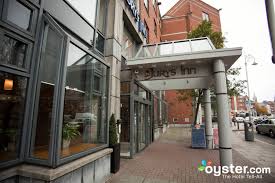 At dublin central inn, every room has a private restroom that has a shower, a toilet, and toiletries. Jurys Inn Dublin Christchurch Review What To Really Expect If You Stay