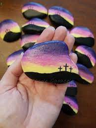 30 Cute Rock Painting Ideas For Your Home Decor Hoomdesign Rock Painting Designs Rock Crafts Painted Rocks