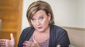 Ministryně financí alena schillerová a exministr téhož rezortu miroslav kalousek v diskuzním pořadu české televize otázky. Schillerova Chce Znovu Zrusit Superhrubou Mzdu E15 Cz