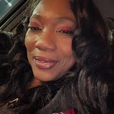 Comparison between street fighters and professional boxers