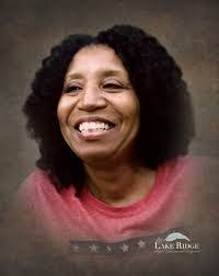 Elaine Kirkland's Instagram, Twitter & Facebook