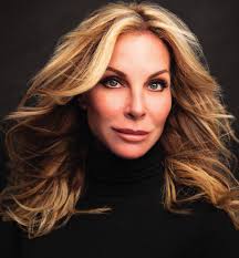 L E A D E R S O F I N F L U E N C E :