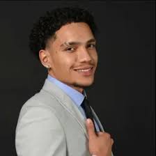 Luis Grullon's Instagram, Twitter & Facebook