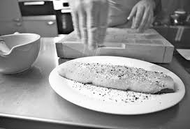 Cabillaud Marine En Gravlax Sauce Mangue Par Ecole De Cuisine Alain Ducasse Recette Gravlax Alimentation Mangue