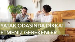 Dağınık ve göze hoş olmayan bir yatak odası her zaman insanı rahatsız eder. Yatak Odasi Dekorasyonu Ve Mobilya Yerlesimi Ile Ilgili Fikirler Yatak Odasi Turu Youtube