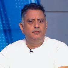 אבא שלי תמיד נתן לי את ההרגשה שלא משנה איפה אני נמצא או מה השעה, אם אני  בצרה הוא יגיע אלי תוך 5 דקות. אמר והוכיח. כי אבא צריך לעשות מה שאבא