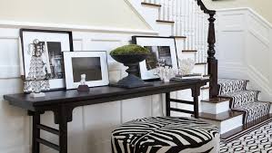 Découvrez notre sélection de table console. Altar Table Design Ideas