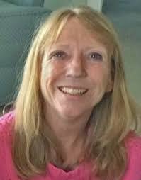 Mona Hobbs's Instagram, Twitter & Facebook