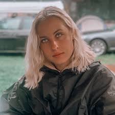 Anna Semlitsch (@runningwithjourneysdays) • Instagram photos and videos