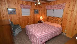 Bearfoot retreat vacation home is a comfortable lake cabin situated on a perfect sandy beach with southern exposure on lake there is plenty of room for your group to stretch out and enjoy this comfortably furnished lake namakagon vacation rental! Eberts Hideaway Lake Namakagon 2021 Room Prices Deals Reviews Expedia Com