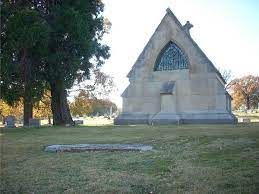 April 1912 in pontotoc county, mississippi, usa geboren. Rare Photo Gladys Presley S Original Gravesite At Forest Hill Cemetery Mother Of Elvis Presley Memphis Magazine