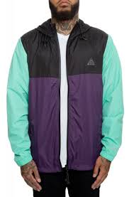 the clifton elevation windbreaker in grape and black