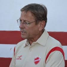 Waldemar Lemos pede futebol forte para Vila Nova deslanchar