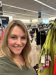 What job suggestions are available for a nurse looking to become a digital  nomad?