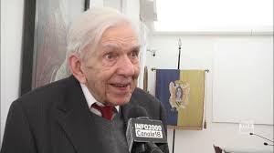 Howard Burns's Instagram, Twitter & Facebook