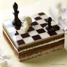 Dalloyau Biscuit Aux Amandes Genoise Au Chocolat Parfumee A La Gousse De Vanille Bourbon De Madagascar Declinaison Desserts Cake Flavors Delicious Desserts