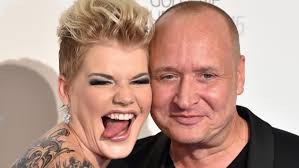 Jun 25, 2021 · promi big brother 2021 kandidaten bei sat.1 danni büchner marie lang: Melanie Muller Ernste Krise Mit Ehemann Mike Vor Promi Big Brother Einzug