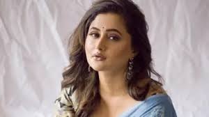 Samantha Akkineni gives sneak-peek into her recent shoot, fans call her  'green lady'