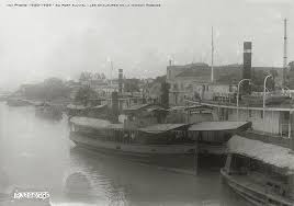 Hai Phong 1920 1929 Au Port Fluvial Les Chaloupes De La Maison Roques Photo Old Photos Hai Phong