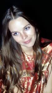 I love the colours of Autumn, but not so much the drop in temperatures.  Seems like only yesterday I was baking in 40°C heat in the States.