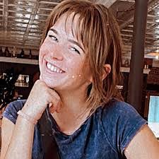 Annie Schwab's Instagram, Twitter & Facebook